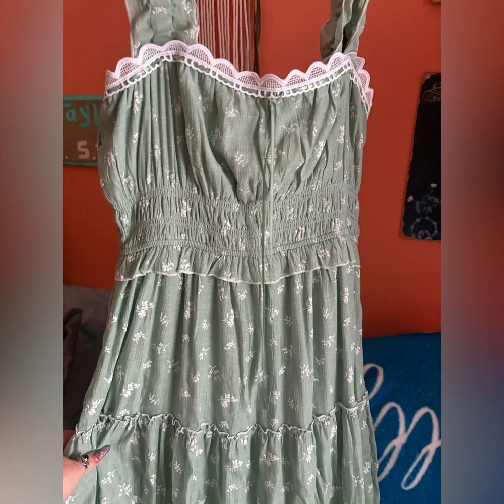 Trixxi Sage Green Floral Midi Dress - Picture 2 of 5